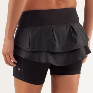 LULULEMON RUN: BLACK SPEED SQUAT SKIRT/SKORT
